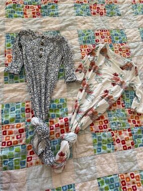 Floral Baby Gown Set — Blue Daisy + Cream Rose